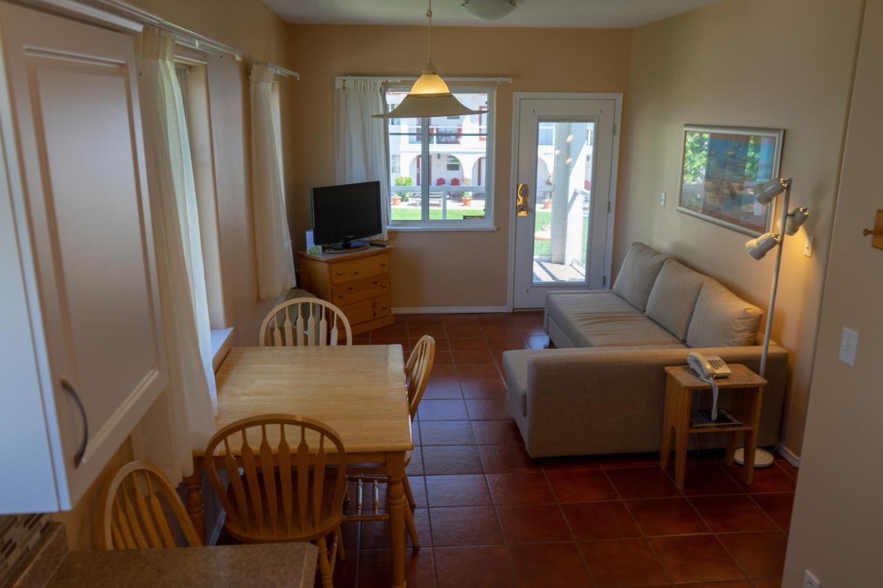 Sandy Beach Suites Osoyoos Eksteriør billede