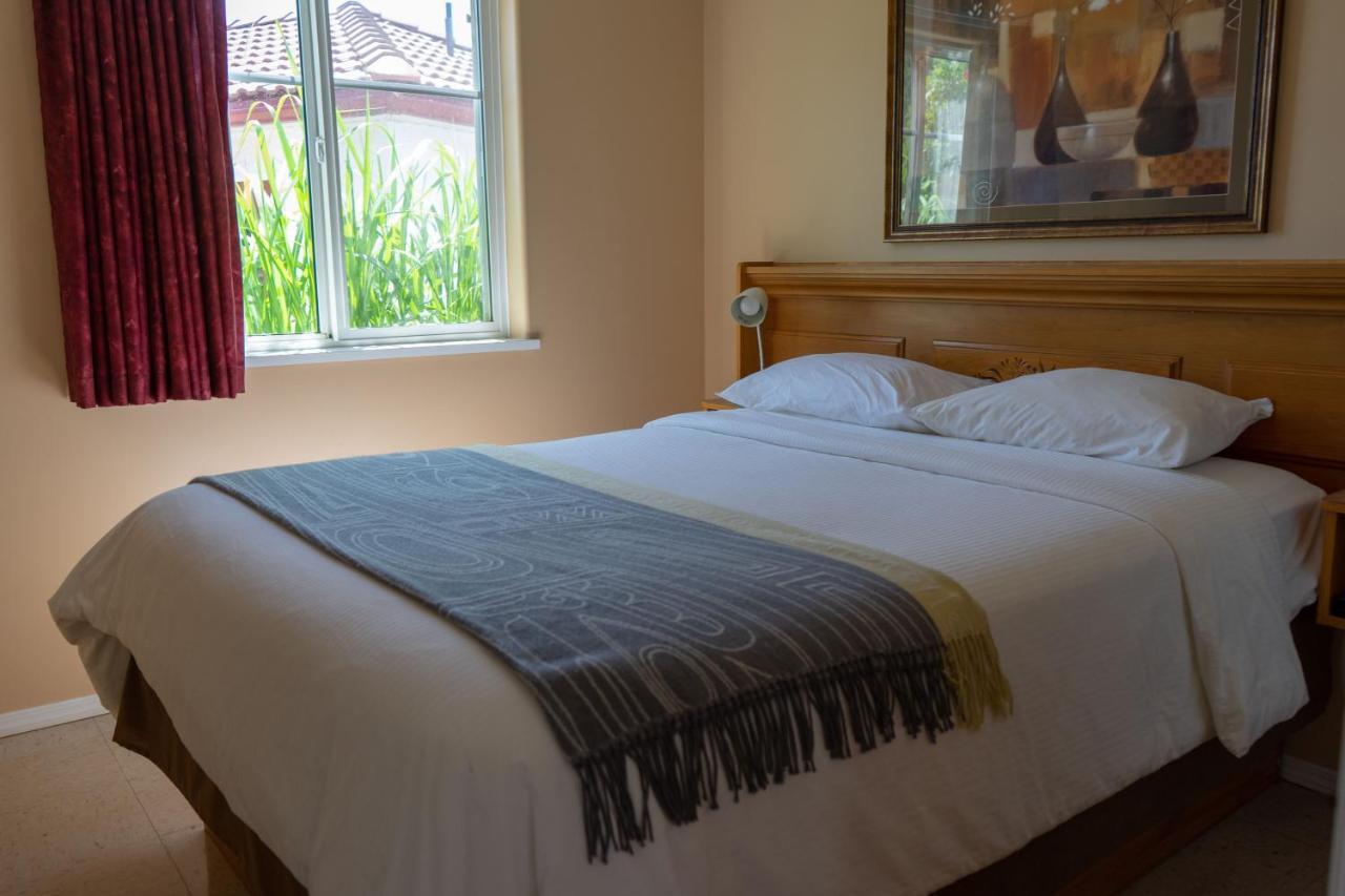 Sandy Beach Suites Osoyoos Eksteriør billede